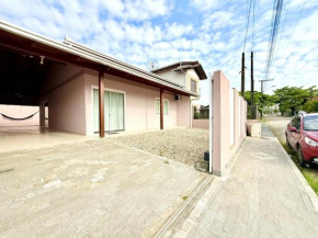 Casa de Praia 700mt do Mar a 12min do Beto Carrero